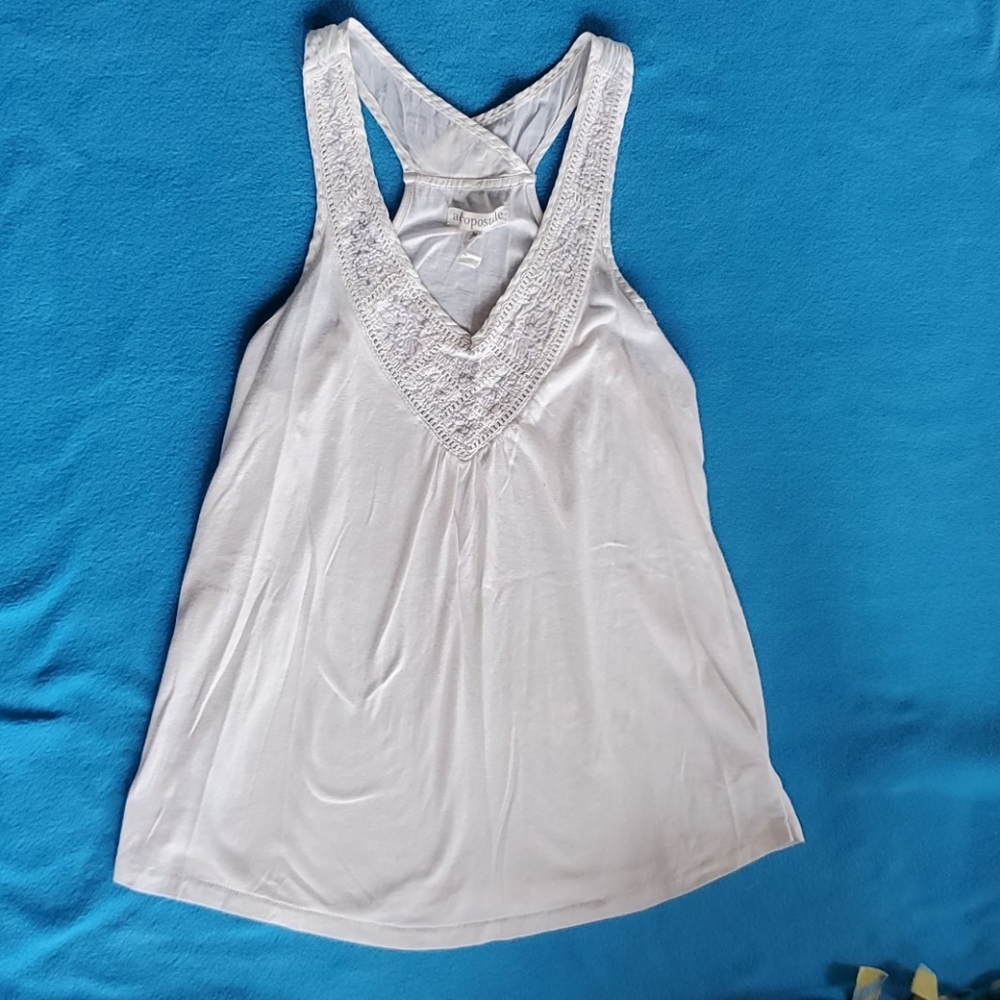 White aeropostale tank top